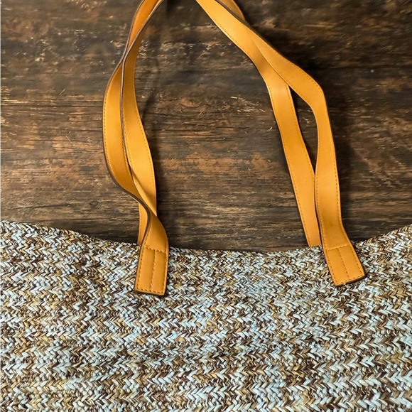 Vera Bradley Tan and Brown Shoulder Turtle Tote Bag with Minimalist Style - Picture 5 of 5